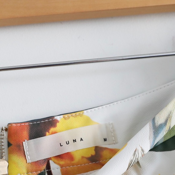 See COPY - Picture 4 of 8